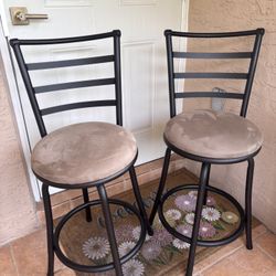 Set of 2 Swivel Bar Stools – Like New – Brown Cushioned Seats