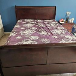 Ashley Queen Bed With Mattress