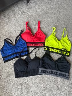 Under Armour Sports Bras Size M