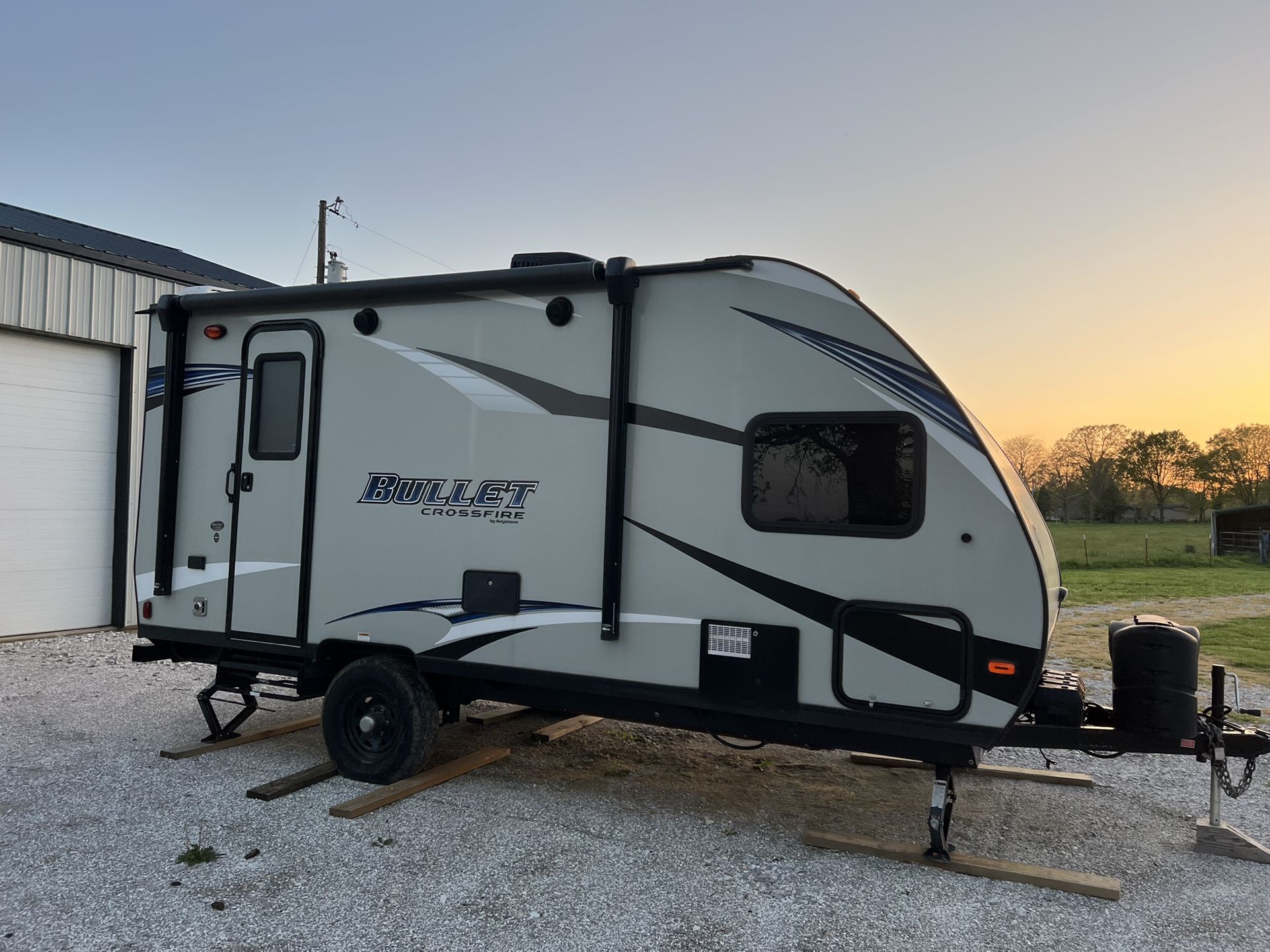 2018 Keystone Bullet Crossfire - Excellent Condition!