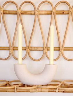 Ceramic candle stick holder with candles (noodle style)