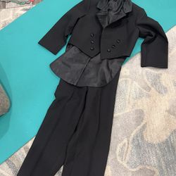 Boys Size 6t Tuxedo Jacket And Pants