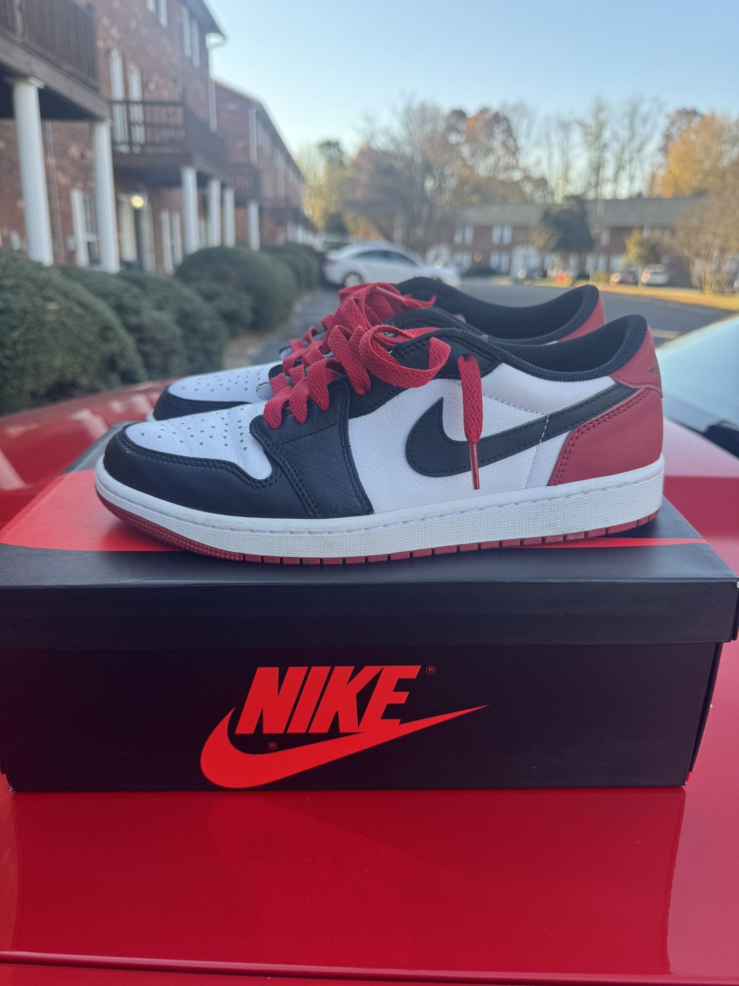 Jordan 1 Low Black Toe Size 9.5