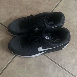 Nike Air Max Excee  Size 8