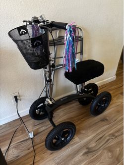 Knee scooter