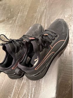 PUMA Women’s Sneakers Size 7.5 Black/Rose Gold - Like New