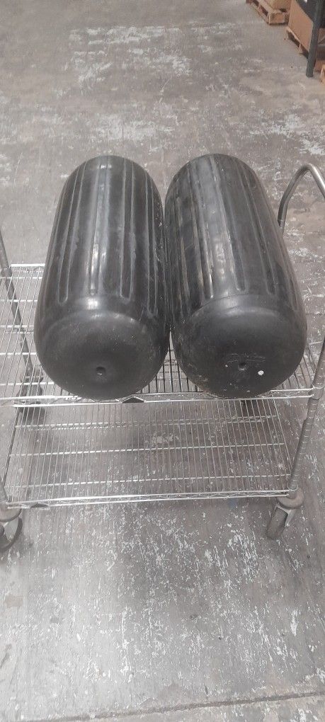 Polyform HTM-4 Middle Boat Fender