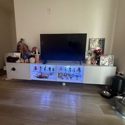 LED 86” TV STAND WHITE W/ 43” TV