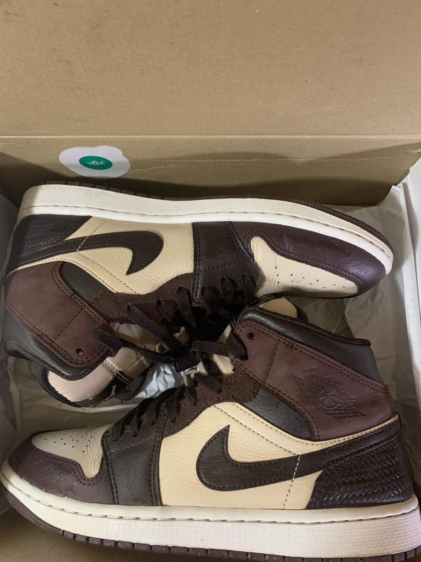 Air Jordan 1 MID SE CRAFT