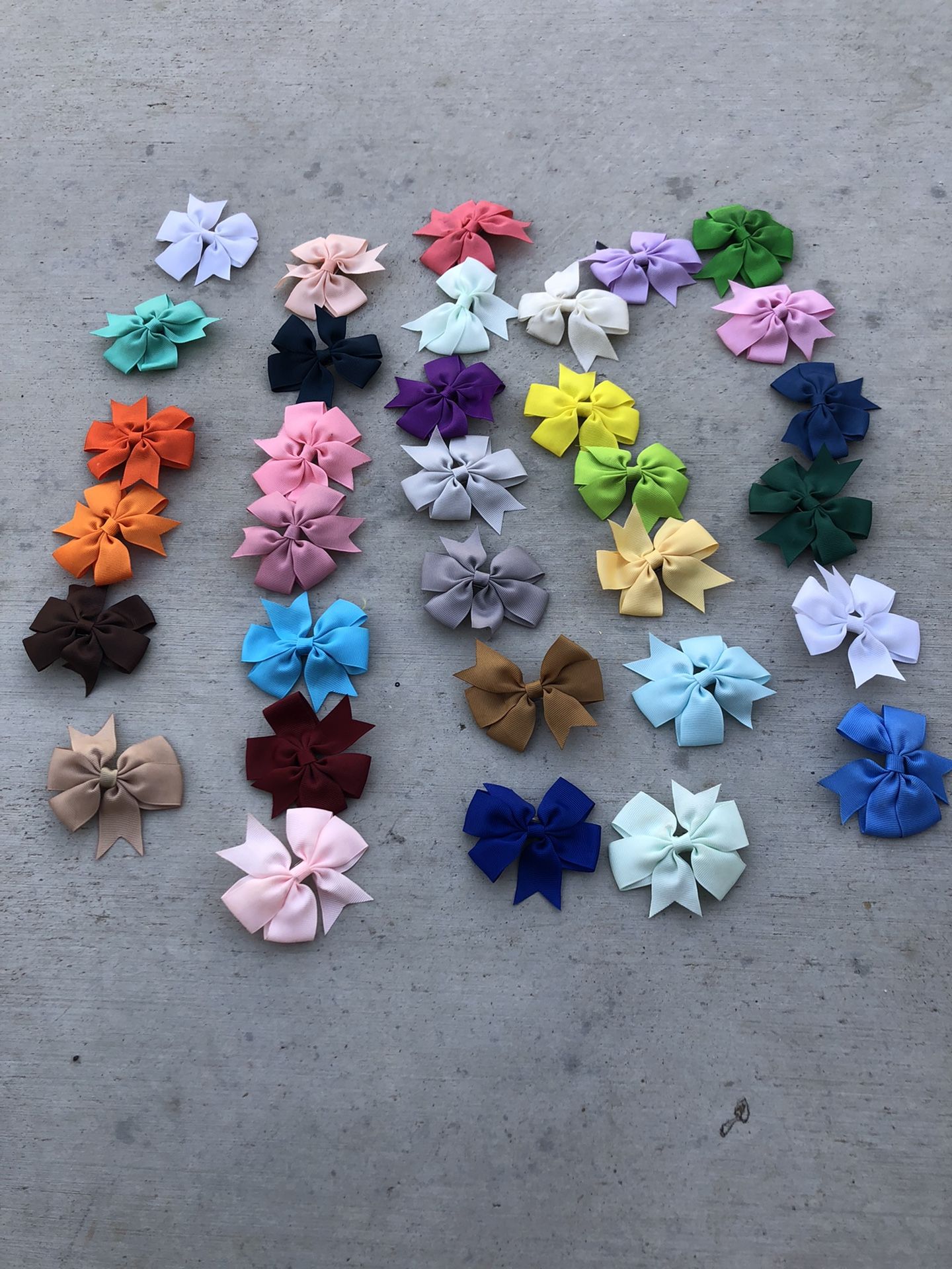 NWOT / EUC Medium Bow Bundle: Various Colors