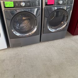 Set Washer and Dryer Gas