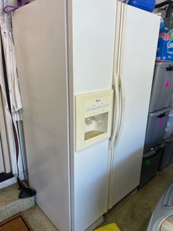 Whirlpool / KitchenAid C25SSA98 Refrigerator – Stainless Steel – 25 Cu. Ft. - Great for first apartment. Works great!