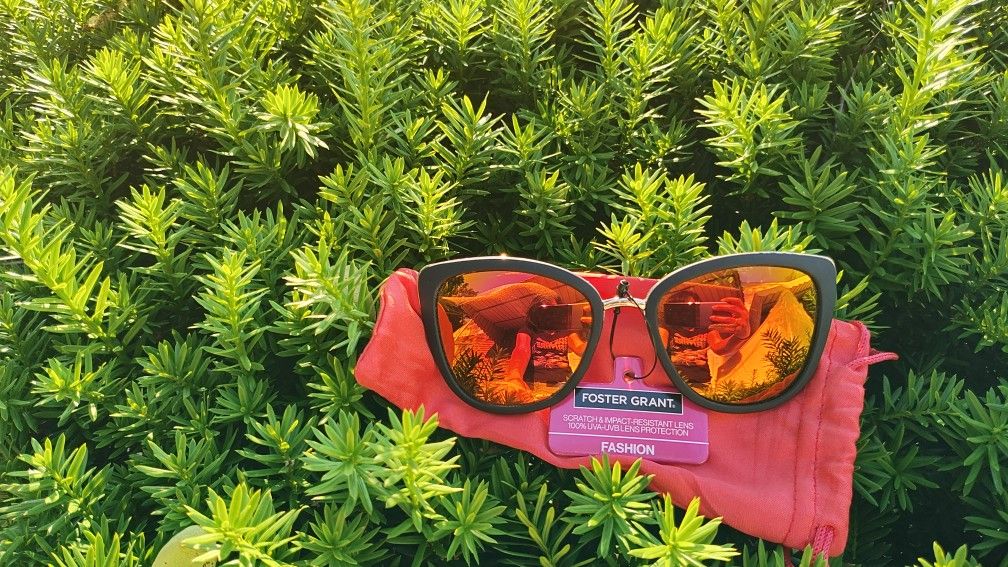 Foster Grant Sunglasses With Pouch
