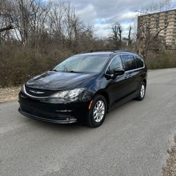 2021 Chrysler Voyager
