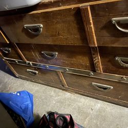 Dresser