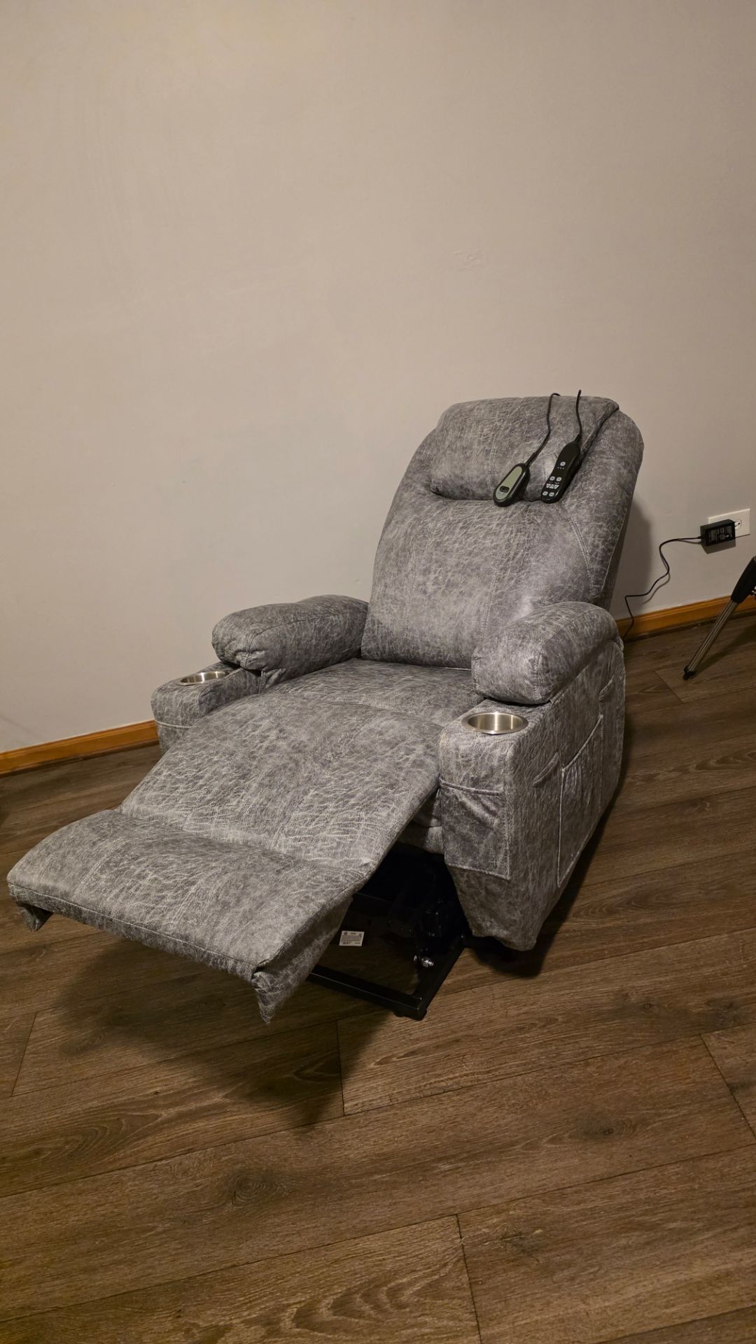 Power lift recliner