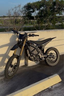 2025 Surron Ultra bee