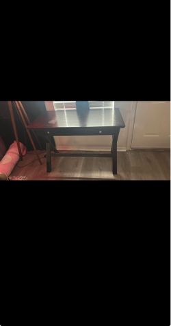 Computer desk