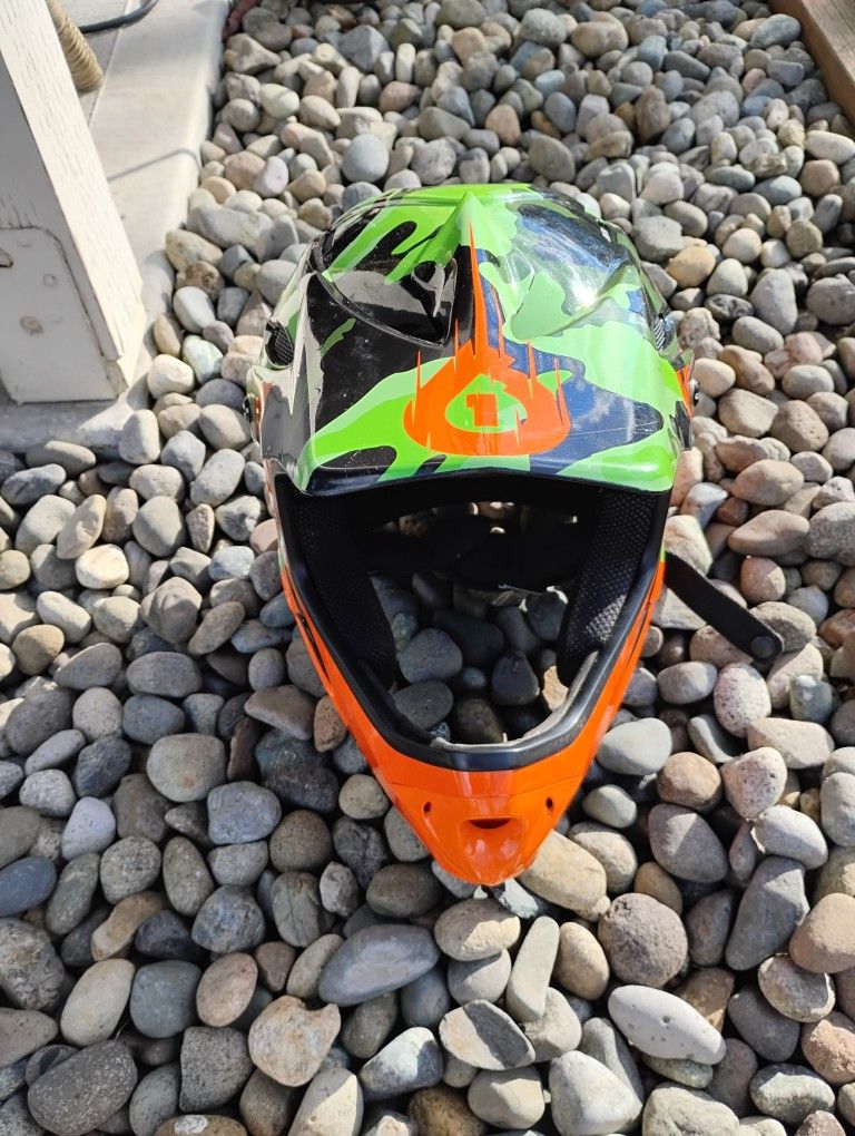 661 Full Face Downhill Mountain Bike Helmet Like New