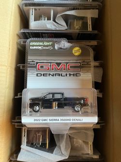 Greenlight 1:64 2022 GMC Sierra 3500 Denali Dually Black Exclusive 1:64 Greenlight