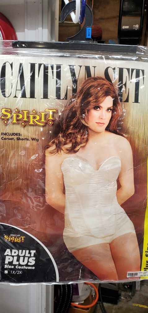 ** CAITLYN JENNER COSTUME SET **