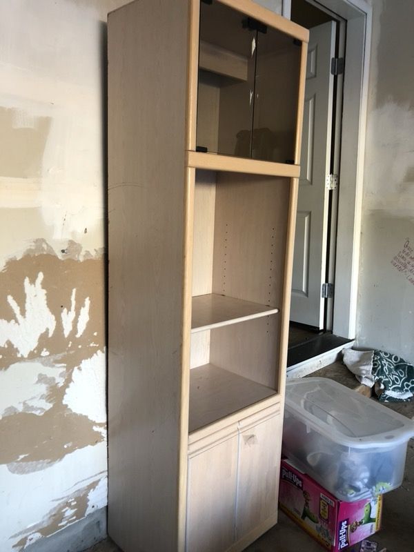 Set of two entertainment shelves