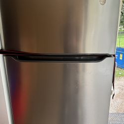 Used Fridge Good Condición. 