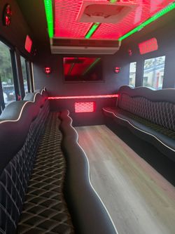 Ford E 450 Bus