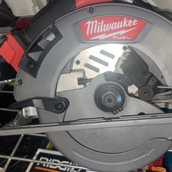 Milwaukee 71/4 Skill Saw 