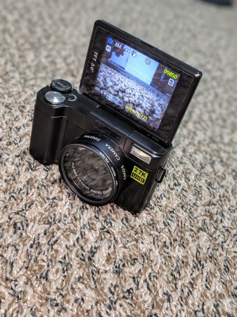 Digital camera (BRAND NEW)