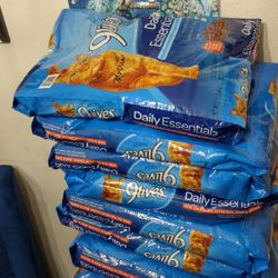 12 Lb Bags Of Nine Lives Dry Cat Food