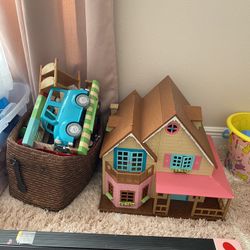 Lil Woodzeez Toy House With Many Extras 