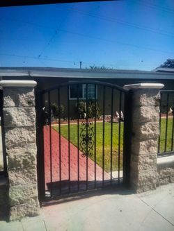 Custom. Gate