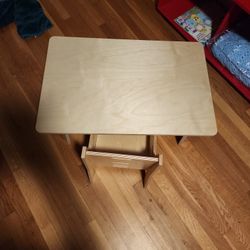 Little Kids Desk & Chair