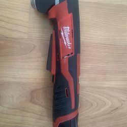 Milwaukee M12 12-Volt Cordless 3/8 (10mm) right angle drill w/ Battery