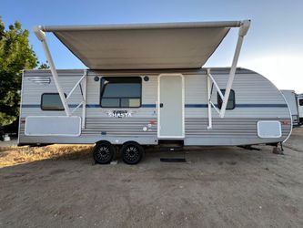SHASTA FOREST RIVER ULTRALIGHT LUXURY