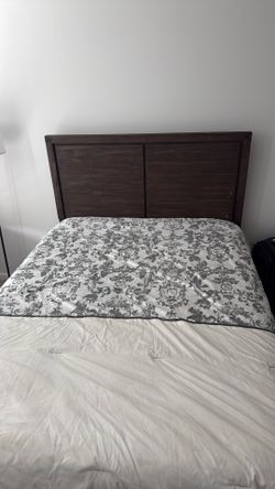 Queen size Bed