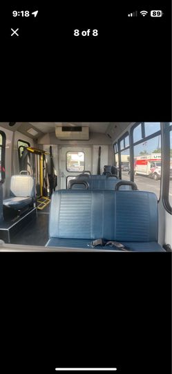 2009 Ford E350 cutaway 12 Passenger van