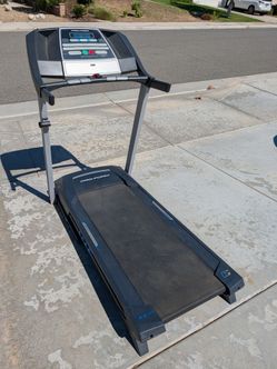 ProForm 6.0 RT Folding Treadmill – Power Incline – Works Great