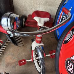 Radio Flyer Classic red tricycle with double platform