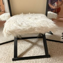 Small Fuzzy Chair 