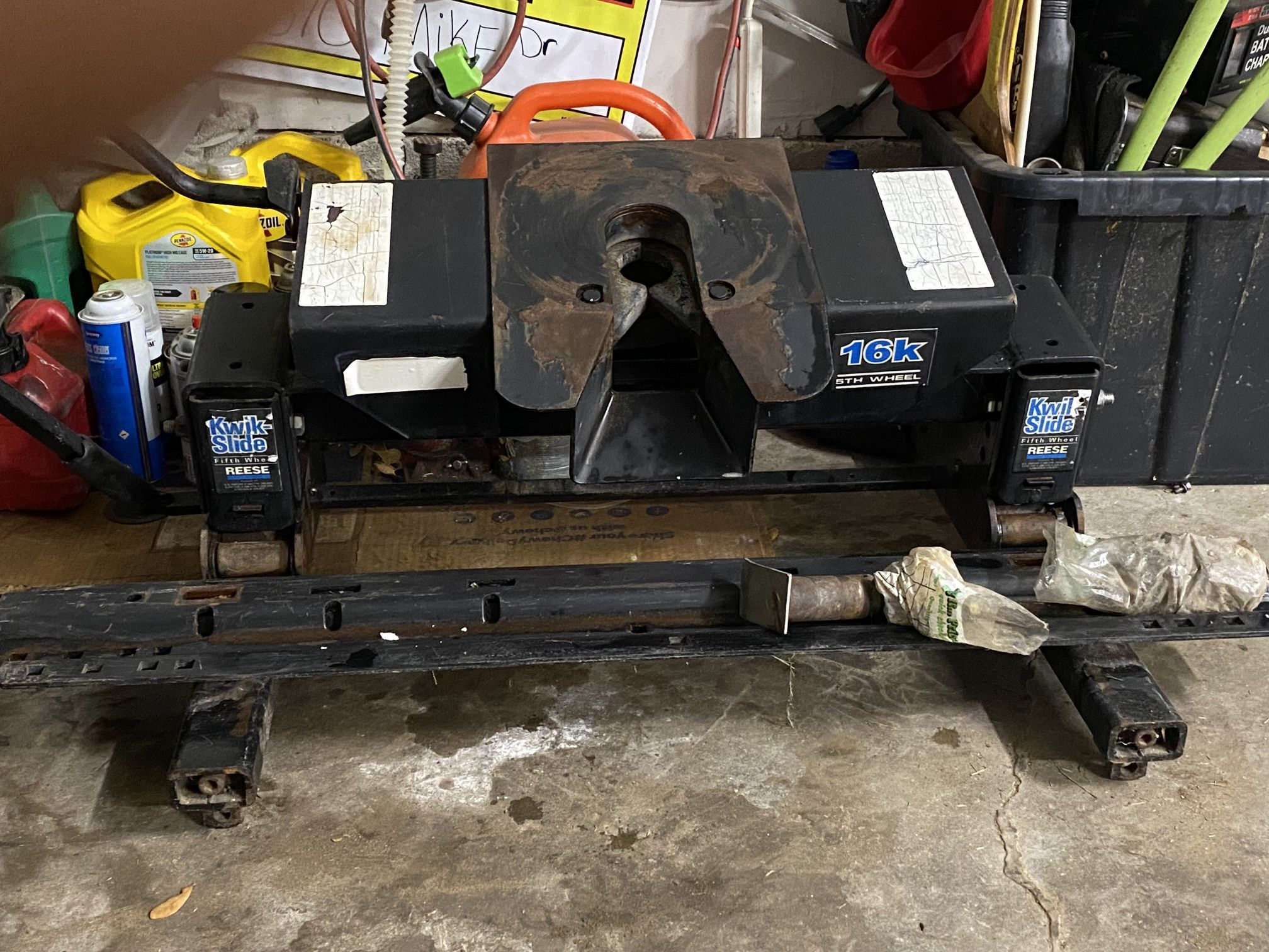 5th Wheel Towing Hitch  250 OBO