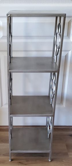 Bookcase / Shelves