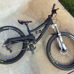 Specialized MTB (youth size)