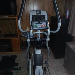 elliptical trainer by horizon