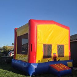 Bounce House 13ft×13ft