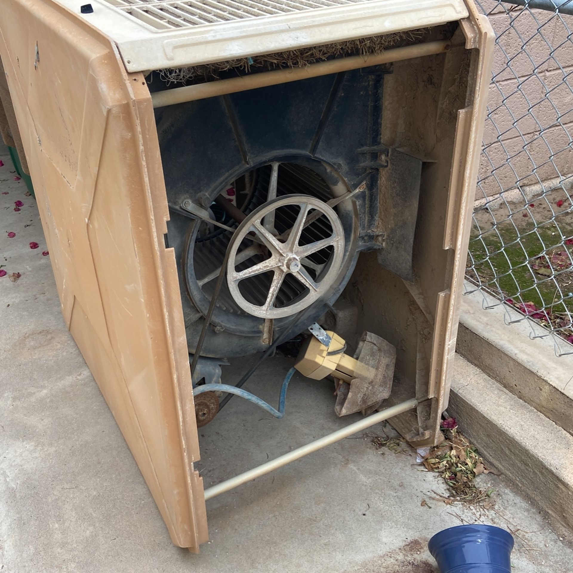 Free Old Swamp Cooler for Sale in Goodyear, AZ OfferUp