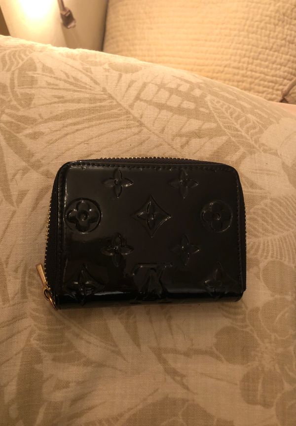 Louis Vuitton wallet zippy coin purse for Sale in Austin, TX - OfferUp