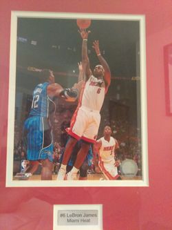 LeBron James professional framed jumpshot Cristal clear picture