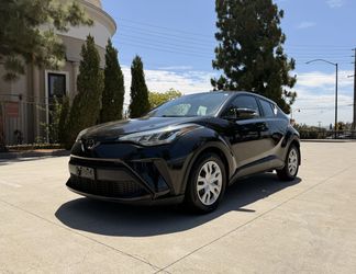 2021 Toyota CHR - Low Miles - Clean title - Free Warranty!!!